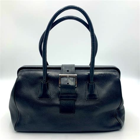 prada vitello fibbia doctor bag